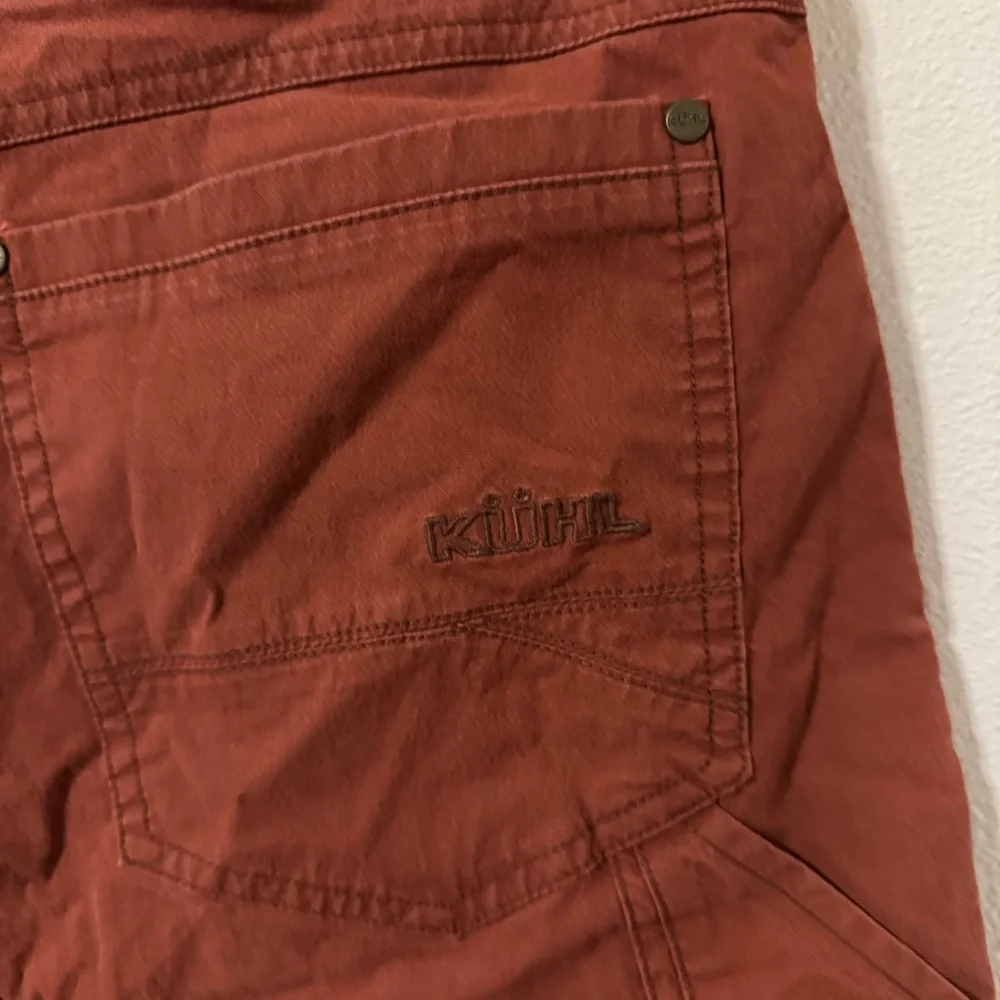 Kuhl Revolvr Shorts Red Brown Patinadye Cotton Gorpcore Outdoor UPF Casual-32